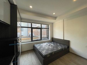 phòng siêu đẹp tại 125 nguyễn ngọc vũ - trung hoà, có máy giặt riêng, cực thoáng