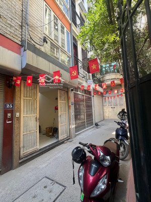 hiếm lạc long quân - ôtô qua nhà, mặt ngõ thông, dt 31m2 x 5 tầng, giá 9.8 tỷ.