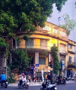 siêu phẩm tại phố hoàng đạo thúy,dt 240m,mt 10m,phù hợp mọi mô hình doanh