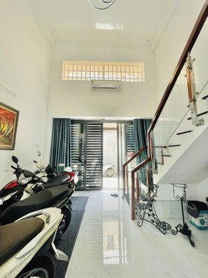 ngộp bán gấp nhà giáp quận 10 - hẻm xe hơi - nhà mới - 5 tầng chỉ nhỉnh 8 tỷ