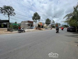 nhìn mặt tiền trần hoàng na kdc hồng loan hdgv giá 6,3 tỷ, tp cần thơ