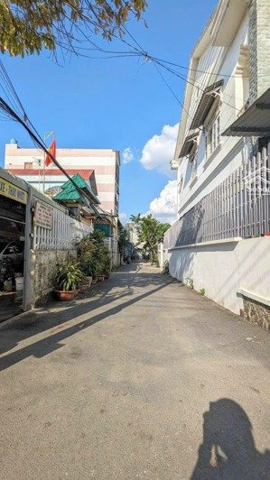 bán nhà dt khủng 116m2 - ngang 6m dài 19m - hẻm xe hơi - chỉ 70 triệu/m2 - đường lê đức thọ