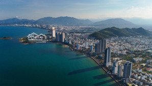 cần bán khách sạn mặt tiền 12 mét đường lý nam đế, hiện đang kinh doanh ổn dịnh, 34 phòng, 210m2