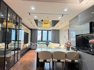 xuân thuỷ - cầu giấy / 60m x 7tầng thang máy - full nội thất đẳng cấp -ô tô 7 chỗ vào nhà