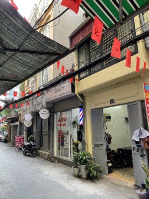 siêu phẩm cầu giấy- dt mênh mông- lô góc - ô tô tránh- tiện ích bạt ngàn.