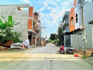 nhà cty moonland đang lên thiêt kế xây dựng chuẩn chỉnh cần bán fo bao lướt bao đầu tư