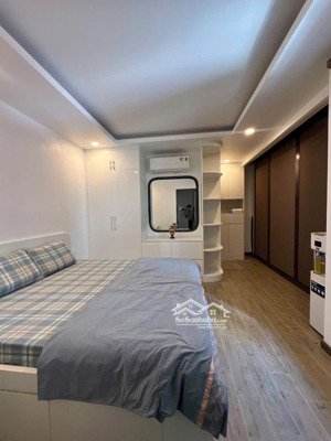 phân lô cầu giấy_nhà mới_gần phố_
siêu thoáng_6 tầng thang máy_nội thất đẹp_gara ô tô_55m_17.9 tỷ