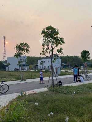 năm 2020 anh tiên có mua lô đất dự án tân phú trung.hiện tại mất khả năng chi trả gởi bán lại(1ty9