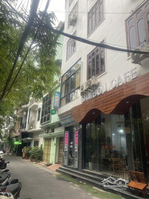 tôi cần bán gấp nhà 45m2 cách phố nguyễn thị định 20m, mt rộng, lô góc, full nt, hơn 14 tỷ