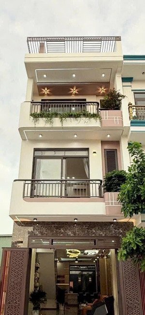 cô thuỳ bán nhà đang cho thue 28tr nguyễn thị minh khai - q1. giá 4tỷ230/ 85,8m2. gần thảo cầm viên