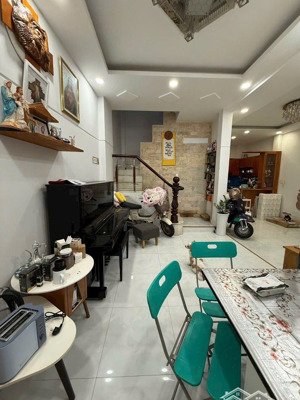 nhà đẹp khu vip 4 tầng 2 phòng ngủ vị trí đắc địa