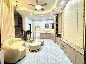 bán nhà đống đa dt 35m x 5 tầng. giá 8.5 tỷ