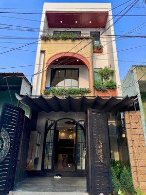 bán căn nhà cù lao - phú nhuận giá 3.880tỷ/72m2. gần trung tâm thể thao rạch miễu. cho thuê 24tr