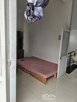 cho thuê phòng diện tích 40m2 có ban công trước và sau giá 5 triệu/tháng