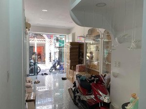 nhà đẹp vị trí vàng trung tâm giáp q1,4,5 dương bá trạc chỉ 7,9 tỷ.