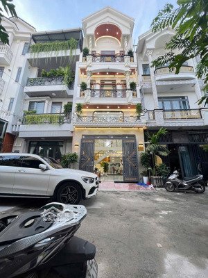 căn nhà lê văn khương, quận 12, dt 5x11m nở hậu 5,5m. giá hời vị trí vip