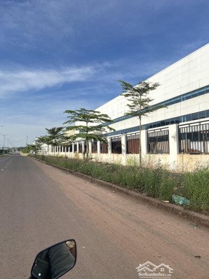 đất mặt tiền đường 32m đón đầu khu công nghiệp 6300 hecta