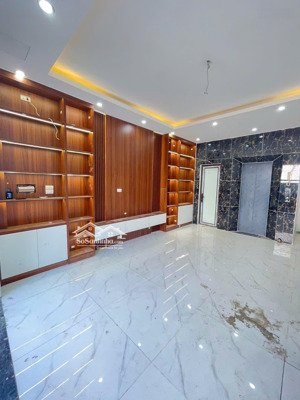 nhà đẹp tây mỗ ,giá siêu hời 7,8 tỷ, 34m2,phân lô , ô tô đỗ, 6 tầng, thang máy , viu triệu usd