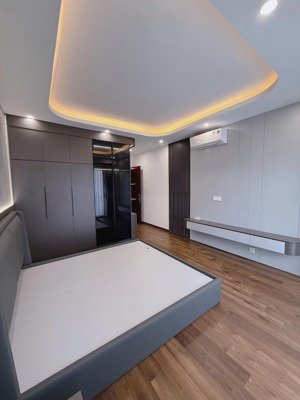 phố thượng thanh - việt hưng - đầu ngô gia tự - ngay khai sơn - nhà mới 66m2 x4t full nt - 8 tỷ hơn