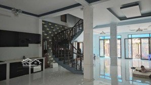 chính chủ cần bán gấp căn nhà phố kdc 13b conic trục đường chính giá rẻ