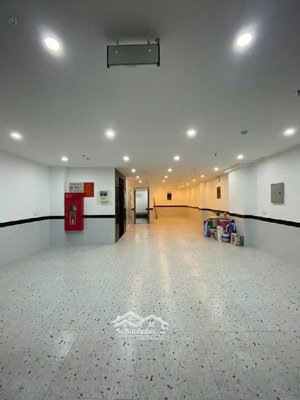 nhà đẹp 8 tầng đàm quang trung _long biên. nhà xây dịch vụ cho thuê dòng tiền gần 2 tỷ/1 năm