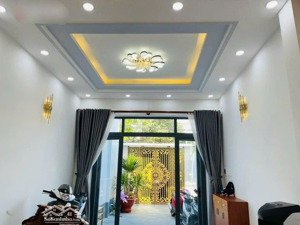 bán nhà mặt tiền,dt 106m2 , xây 3 lầu khu trung tâm linh tây ( cũ )