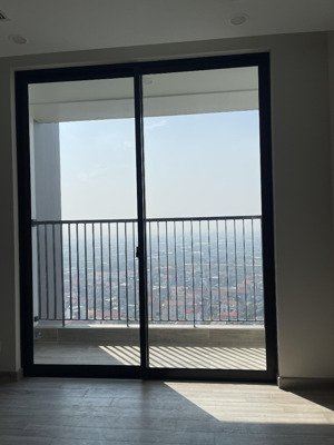 bán căn 2 ngủ skyforest hướng nam tầng 16 giá 4.5 tỷ bao phí