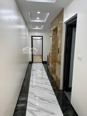 bán nhà nguyễn sơn giá: 13,6 tỷ hướng đông nam thoáng mát
nhà 5 tầng dt:60m2-mt:3