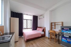 cho thuê phòng nhà thang máy tại lý chính thắng q3 chỉ từ 5tr, gần viện isb, đh kinh tế ueh