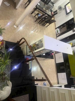 hẻm ô tô phú đức _ biệt thự 3 tầng ( đã hoàn công ) - đi ra biển hòn chồng 800m giá : 9,5 tỷ