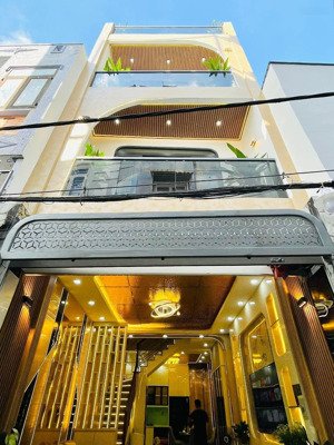 4tỷ250 nhận liền tay nhà 75m2 đường ôtô 7m sư vạnh hạnh - q10, gần vạn hạnh mall, cho thuê 24triệu