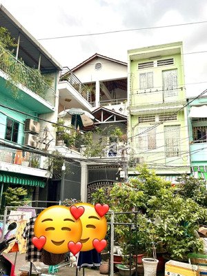 bán nhà kế bên mt tôn đản, dt lớn 61m2 nở hậu 6m, đi vĩnh khánh, khánh hội gần đh nguyễn tất thành.