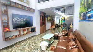 gấp bán nhà gần dương quảng hàm - hẻm xe hơi tới nhà - 5 tầng kiên cố - chỉ 7,x tỷ