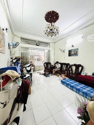 nhà bán : đường huỳnh tấn phát , quận 7 -trệt lầu 3 p ngủ với 63m chỉ 6.3 tỷ