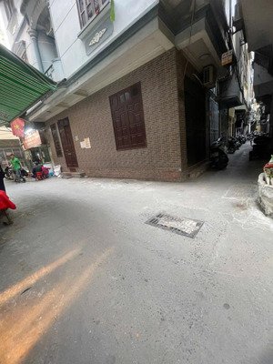 cần ban gấp trong 3 ngày ngay đầu linh nam tam trinh gần khu chung cư - ko quy hoạch 4 tầng