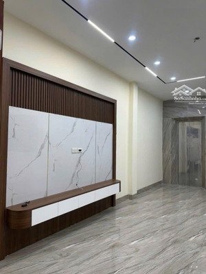 bán nhà nguyễn ngọc vũ, dt 46m2, mt4,2m, 6 tầng thang máy, ô tô vào nhà, gần hồ, kinh doanh online