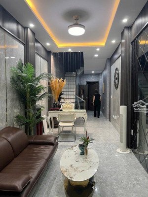 cho thuê nhà 3 phòng ngủ đầy đủ nội thất quận 4