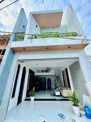 bán nhà 1t1l siêu đẹp,sr,tc, sân oto, gần cầu bửu hoà, chỉ 2 tỷ 790