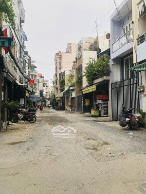 bán nhà p13, quận 10- hẻm xe hơi-gần 40m- cách mạng tháng tám-2 tầng- chỉ hơn 6 tỷ.