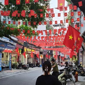 bán nhà trương định 50 m, 6 tầng thang máy, vị trí cực đẹp, full nội thất giá hơn 10 đông