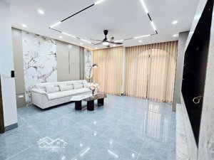 nhà đẹp thạch bàn, 7 chỗ đỗ cổng, 4 ngủ, trung tâm tiện ích, tiềm năng cực lớn, giá rẻ.