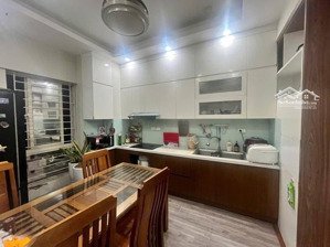 bán căn hộ cc 671 hoàng hoa thám, tầng trung, căn góc, view hồ tây, 92m, 3 ngủ, 2wc, tặng nội thất
