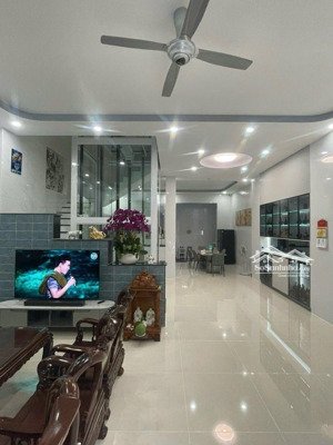 bán nhà mặt tiền đường số gần chợ tân mỹ cách nguyễn thị thập 100m, 5x15m giá 9,7 tỷ, lh 