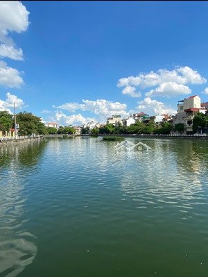 bán nhà trung tâm bồ đề - 6 tầng thang máy - full nội thất sang xịn - ở ngay