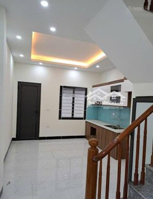 cho thuê nhà riêng tại tứ liên, giá siêu hời 14 triệu, 230m2, 4pn, 4wc