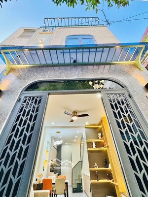 hẻm trước nhà 3m cách mặt tiền vài bước chân. hẻm 37 ngô tất tố , p19, bình thạnh chỉ 4đ hơn tl chủ