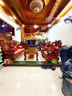 bán nhà lạc long quân- lô góc-15m ra oto tránh.52mx5 tầng giá hơn 13 tỷ