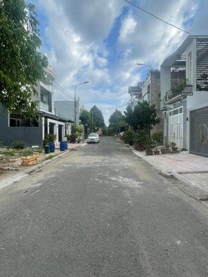 gia đình cần bán 90 m2 đất kdc lavender city.