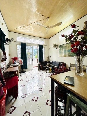 chỉ 6 tỷ nhà đẹp ngay chi cục thuế q.7, ngang 4.2