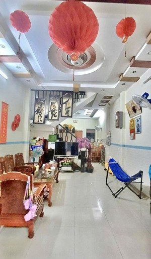 hiếm ngang 4.3m nhà đẹp 55m2 - 3 tầng hxh quang trung sát big c nhỉnh 6 tỷ tl!